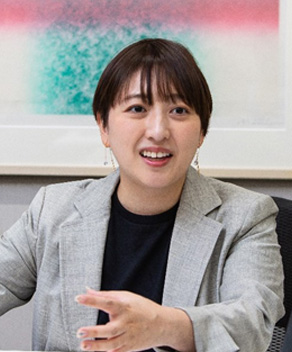 岩月 千智 氏